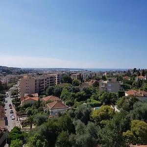 2* Отель La Cle Du Sud